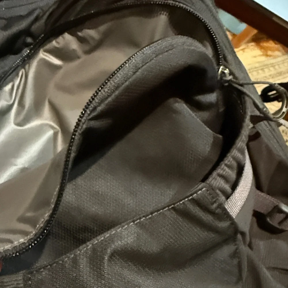 Osprey Sportlite 25 Backpack in EUC - Picture 7 of 12